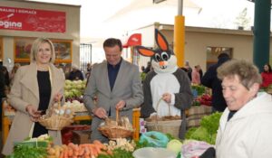 Uskrsno druženje i darivanje zakupnika na Varaždinskom placu