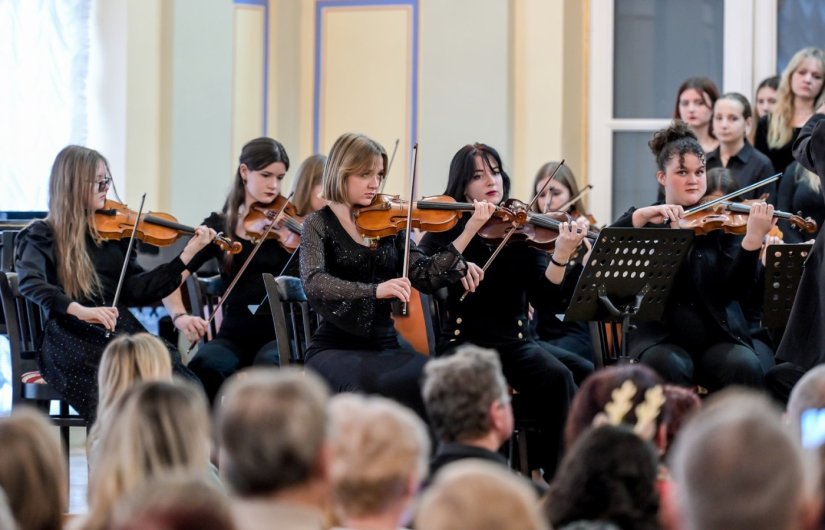 Zborovi, gudački orkestar i solisti Glazbene škole u Varaždinu na završnom koncertu