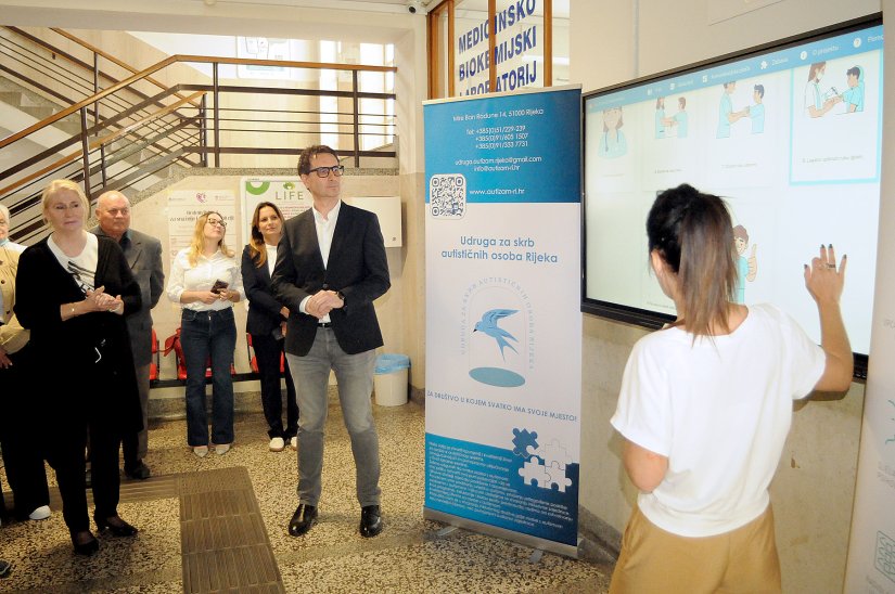 Dom zdravlja Varaždinske županije ima novi interaktivni panel, evo o čemu se radi
