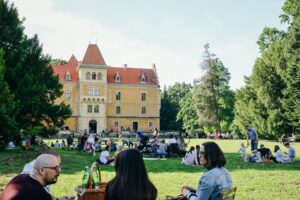 Vikend uz dvorac Maruševec: koncerti, film, stand-up i piknik u perivoju