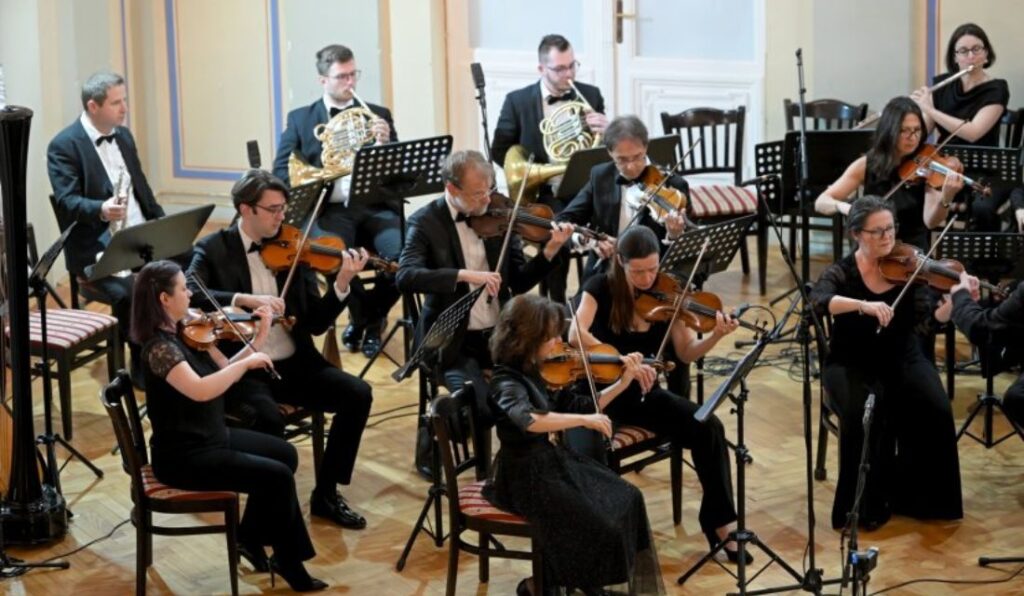 Peti koncert u sezoni Varaždinskog komornog orkestra pod umjetničkim vodstvom Luke Ljubasa