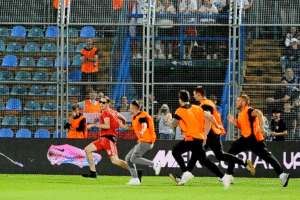 Privedeni slovenski navijači radi pokušaja unošenja pirotehnike, oružja i sredstva za maskiranje