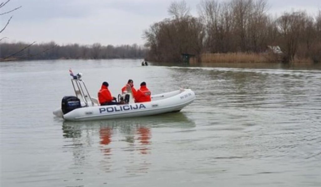 14-godišnjak skočio u Dravu, zaplivao i više se nije vratio