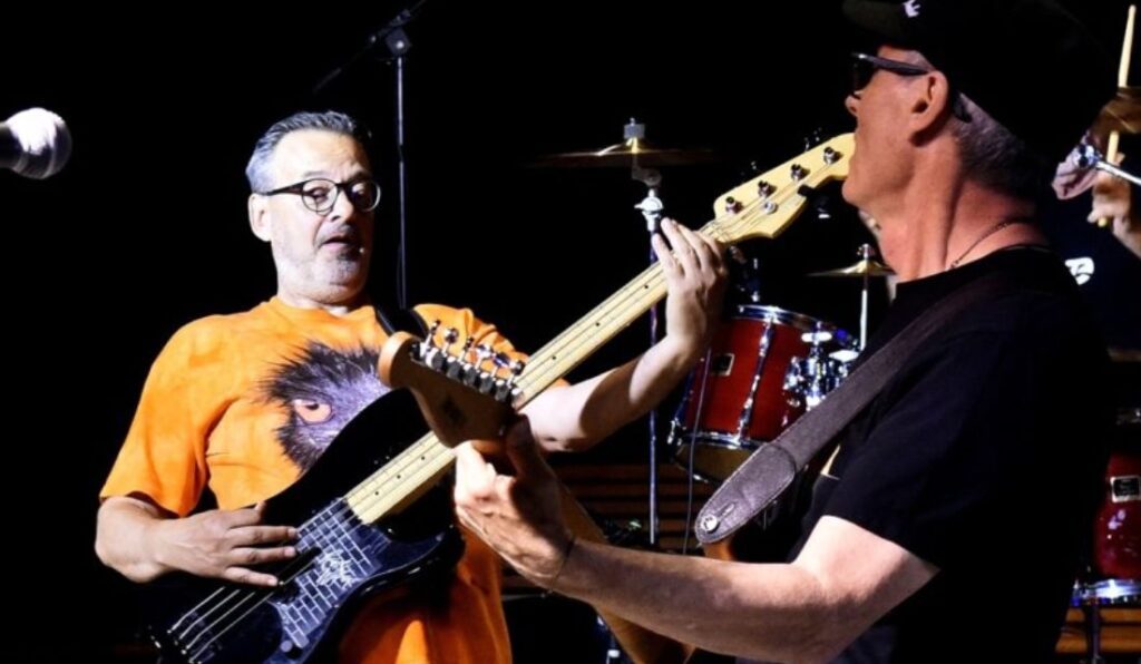Koncert Eurythmics tribute benda: "Refrešani" Romantix kod kazališne fontane