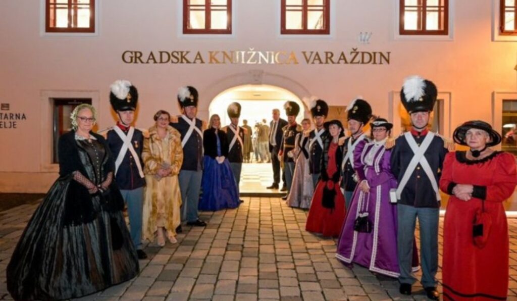 Slike s 4. Likovne kolonije "Varaždinski purgar" na izložbi u gradskoj knjižnici